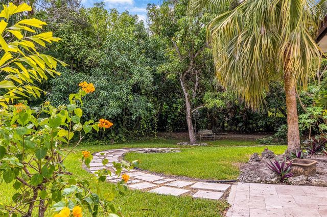 7030 SW 72nd Ct, Miami, FL 33143