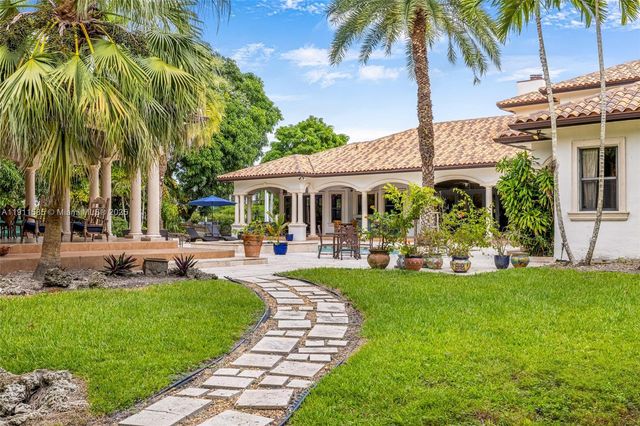 7030 SW 72nd Ct, Miami, FL 33143