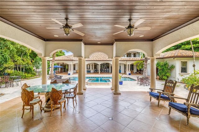 7030 SW 72nd Ct, Miami, FL 33143