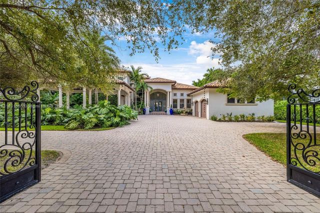 7030 SW 72nd Ct, Miami, FL 33143