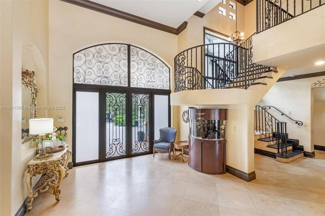 7030 SW 72nd Ct, Miami, FL 33143