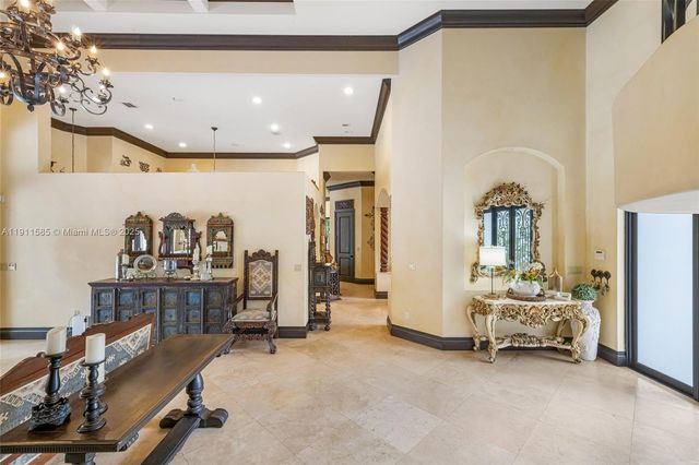 7030 SW 72nd Ct, Miami, FL 33143