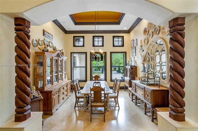 7030 SW 72nd Ct, Miami, FL 33143