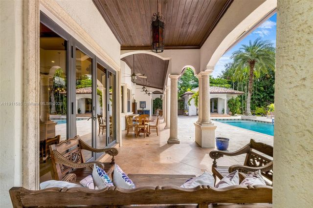 7030 SW 72nd Ct, Miami, FL 33143