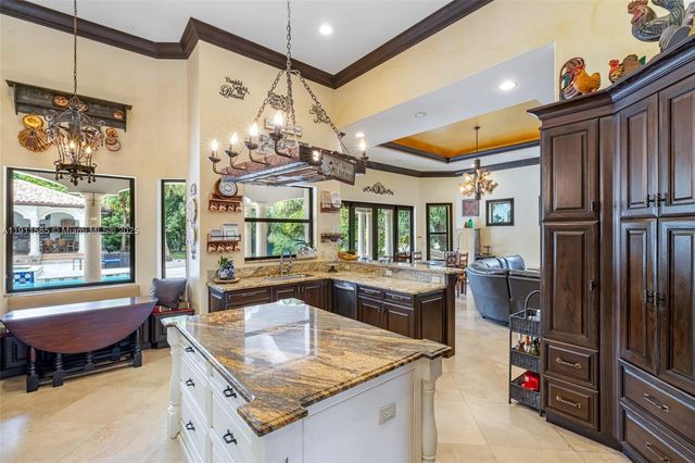 7030 SW 72nd Ct, Miami, FL 33143