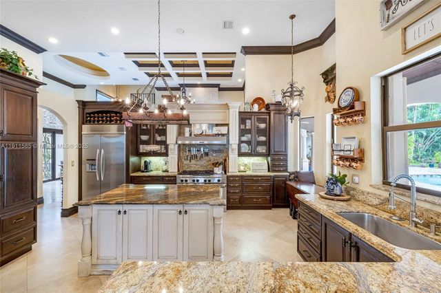 7030 SW 72nd Ct, Miami, FL 33143