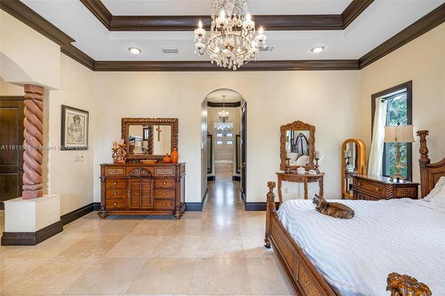 7030 SW 72nd Ct, Miami, FL 33143