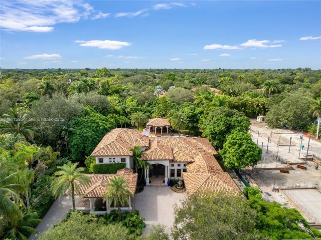 7030 SW 72nd Ct, Miami, FL 33143