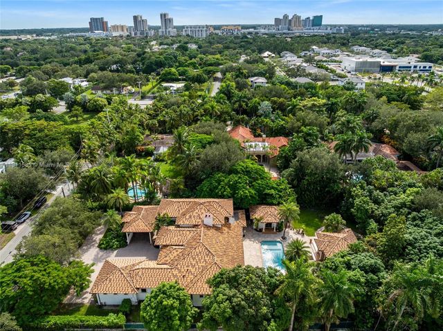 7030 SW 72nd Ct, Miami, FL 33143