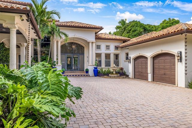 7030 SW 72nd Ct, Miami, FL 33143