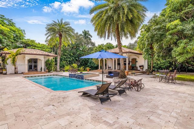 7030 SW 72nd Ct, Miami, FL 33143