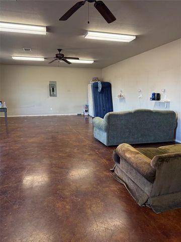 2975 S Academy Road, Guthrie, OK 73044