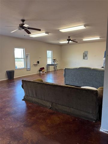 2975 S Academy Road, Guthrie, OK 73044