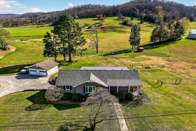 1003 Hodges Ferry Rd, Sparta, TN 38583
