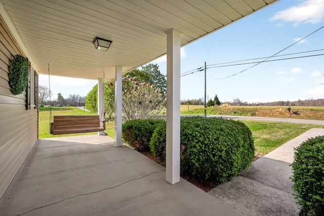 1003 Hodges Ferry Rd, Sparta, TN 38583