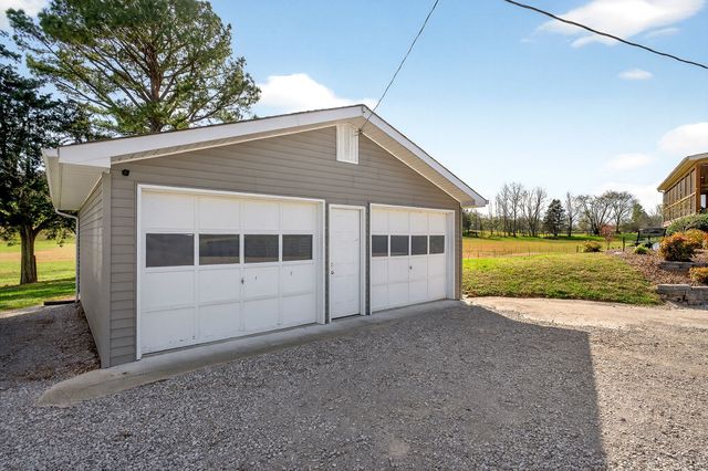 1003 Hodges Ferry Rd, Sparta, TN 38583