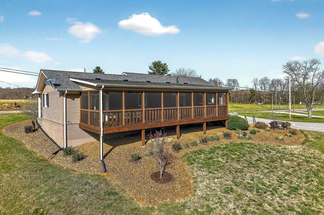 1003 Hodges Ferry Rd, Sparta, TN 38583