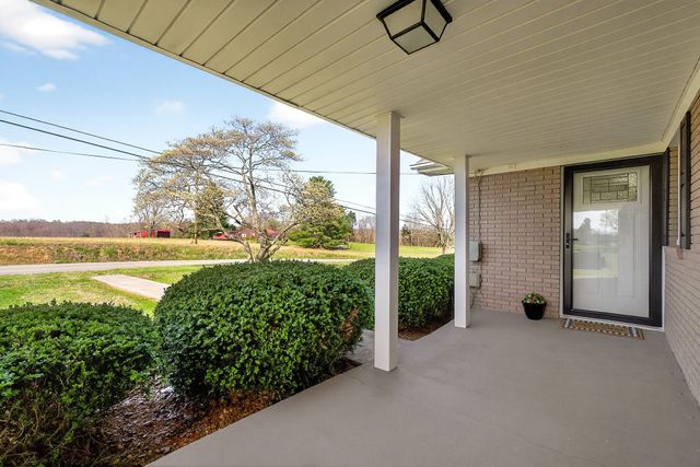 1003 Hodges Ferry Rd, Sparta, TN 38583