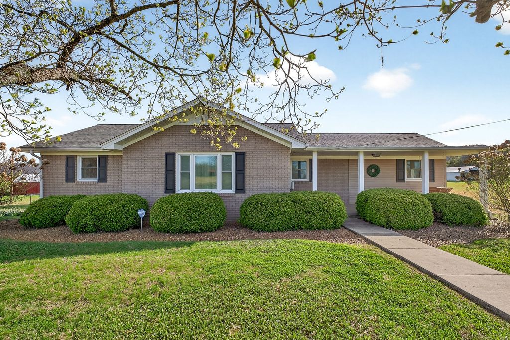 1003 Hodges Ferry Rd, Sparta, TN 38583