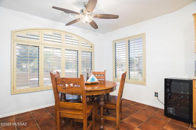 1329 N Sun Catcher Way, Green Valley, AZ 85614