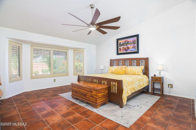 1329 N Sun Catcher Way, Green Valley, AZ 85614