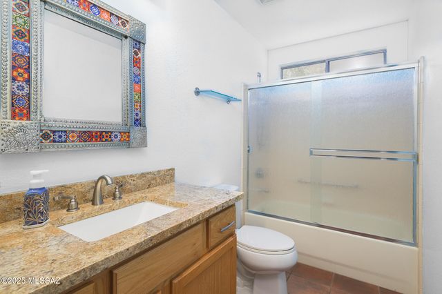 1329 N Sun Catcher Way, Green Valley, AZ 85614