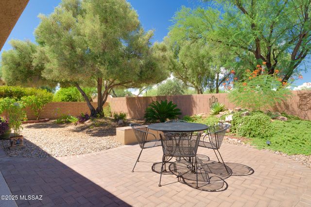 1329 N Sun Catcher Way, Green Valley, AZ 85614