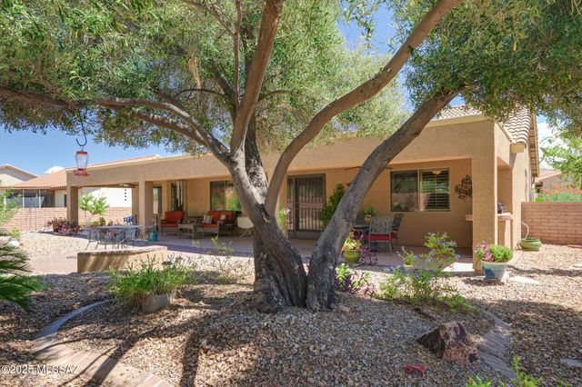 1329 N Sun Catcher Way, Green Valley, AZ 85614