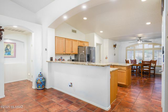 1329 N Sun Catcher Way, Green Valley, AZ 85614