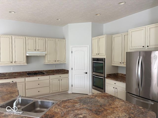 12051 Sanctuary Boulevard, Zionsville, IN 46077