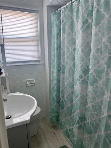 237 Branch St, Lowell, MA 01851