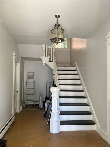 237 Branch St, Lowell, MA 01851