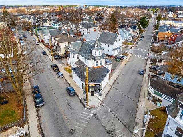 237 Branch St, Lowell, MA 01851