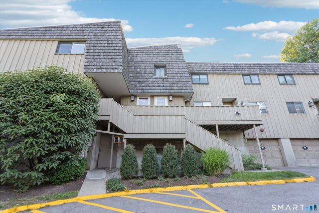 98 Gillies Lane 98, Norwalk, CT 06854