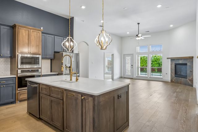 2618 Fair Oaks Avenue, Midlothian, TX 76065