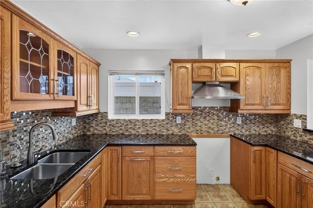 1014 E O, Wilmington, CA 90744