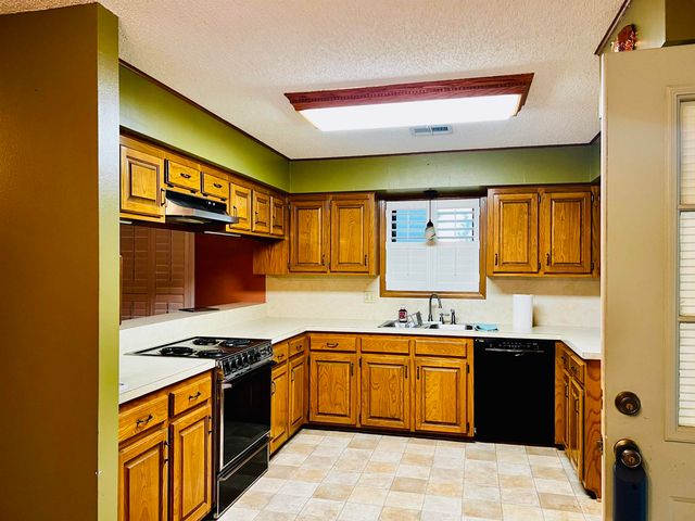 7110 5th St, Lockport, LA 70374