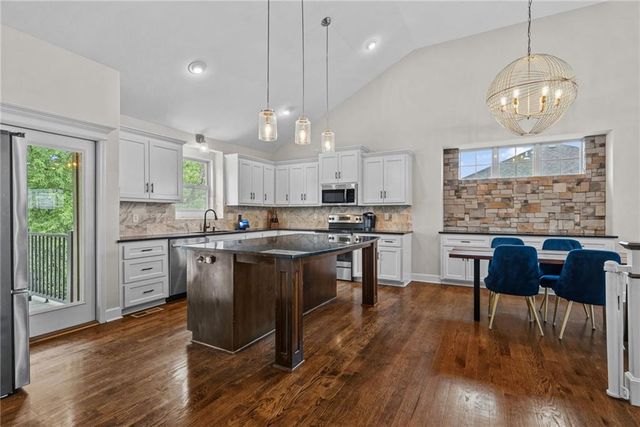 13365 NW 72nd Street, Parkville, MO 64152