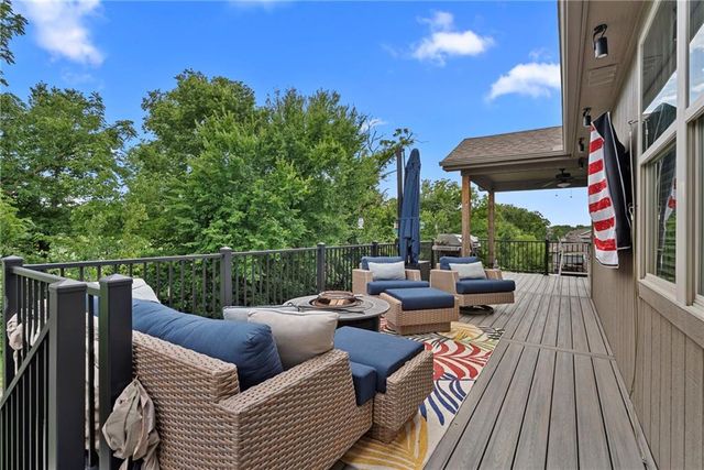 13365 NW 72nd Street, Parkville, MO 64152