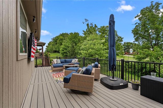 13365 NW 72nd Street, Parkville, MO 64152