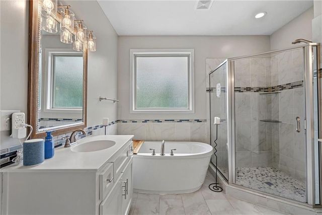13365 NW 72nd Street, Parkville, MO 64152