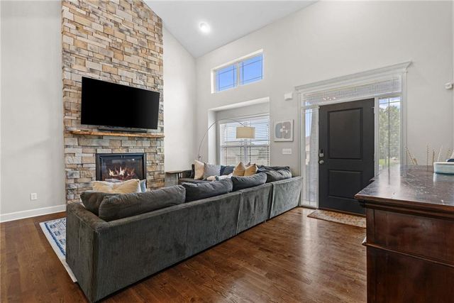 13365 NW 72nd Street, Parkville, MO 64152