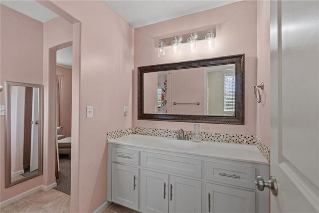 13365 NW 72nd Street, Parkville, MO 64152