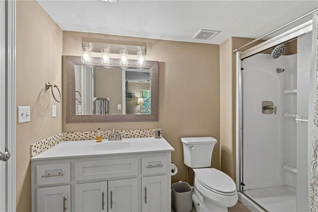 13365 NW 72nd Street, Parkville, MO 64152