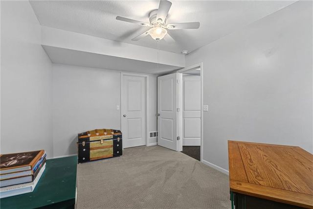 13365 NW 72nd Street, Parkville, MO 64152