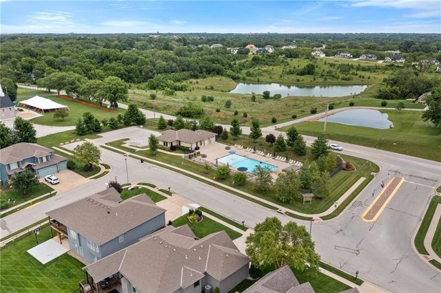 13365 NW 72nd Street, Parkville, MO 64152