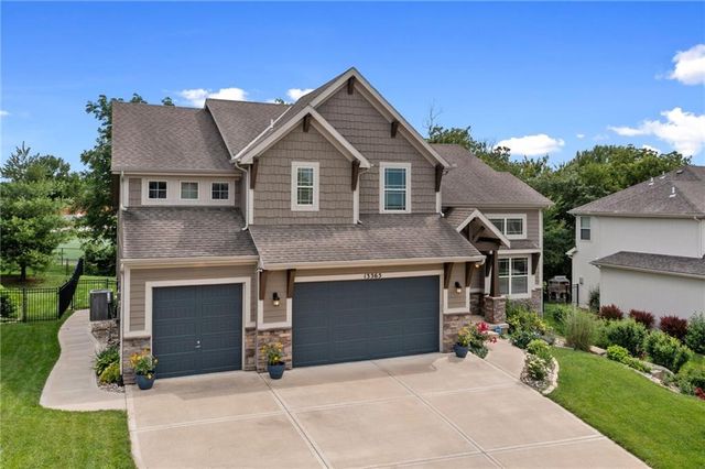 13365 NW 72nd Street, Parkville, MO 64152
