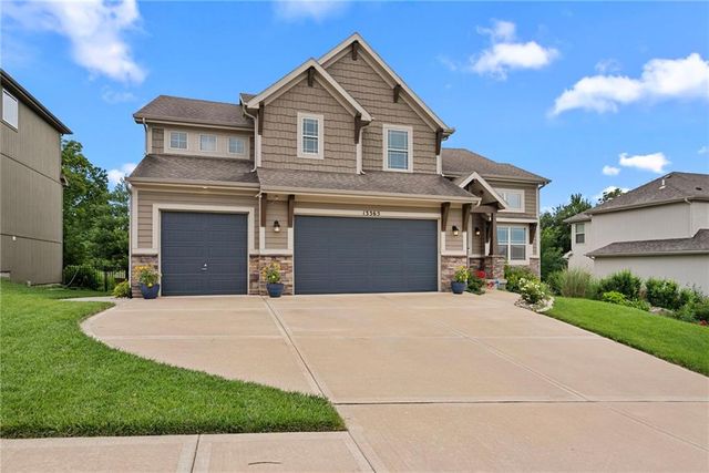 13365 NW 72nd Street, Parkville, MO 64152