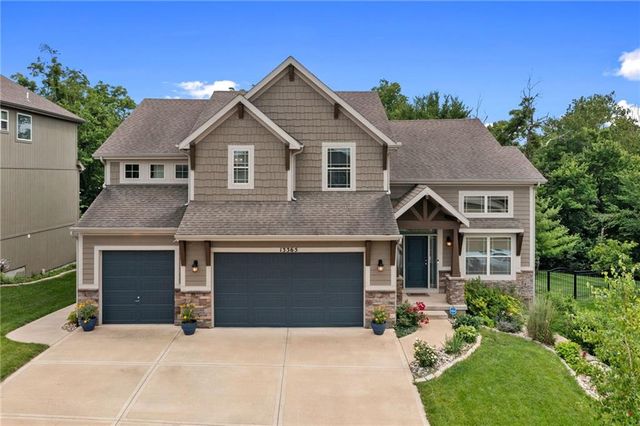 13365 NW 72nd Street, Parkville, MO 64152
