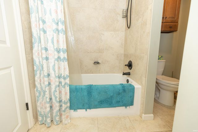 11111 Karendale Court, Evansville, IN 47720
